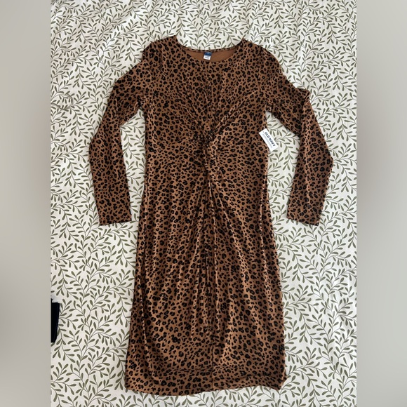 Old Navy Maternity Long-Sleeve Twist-Front Bodycon Dress - cheetah/medium - Picture 2 of 5